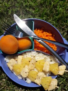 Bento riz, brochette poulet, ananas sans gluten, sans lait