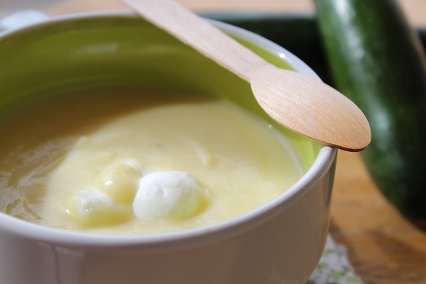 Recette Velouté courgettes  et fromage végétal : facile et rapide sans gluten, sans lactose